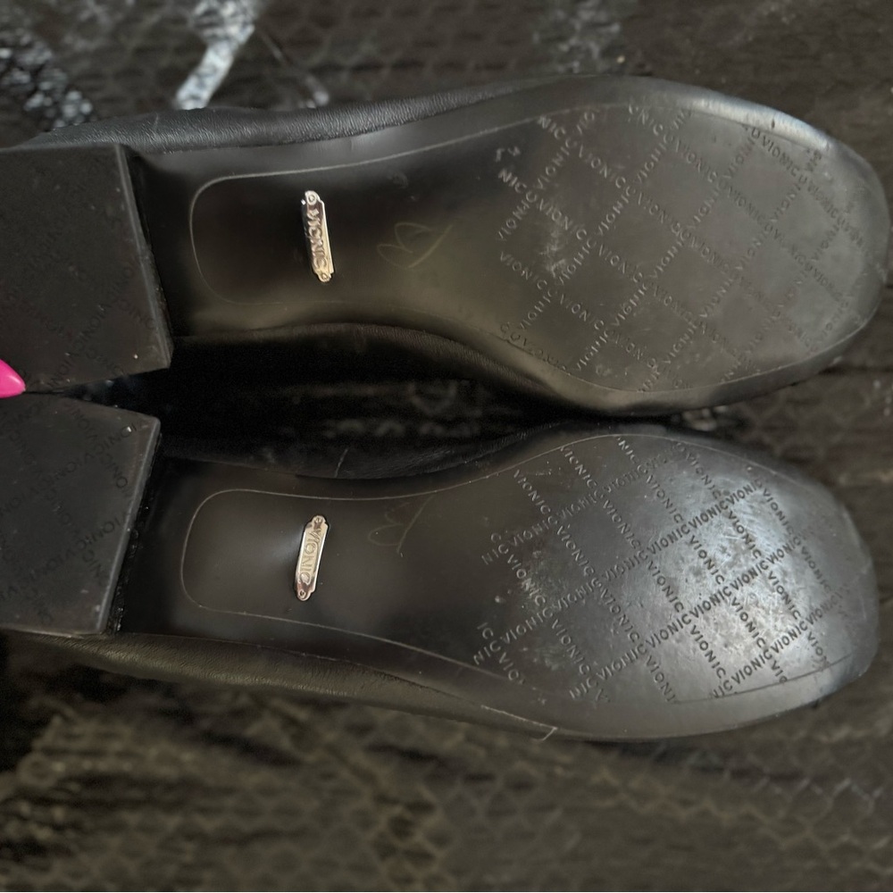 Elegant Black Women's Flats with Bow Detail - Picture 3 of 4